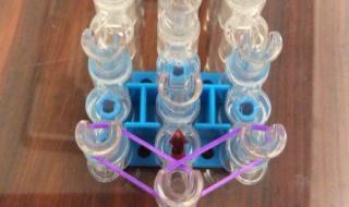 橡皮筋手链编法图解